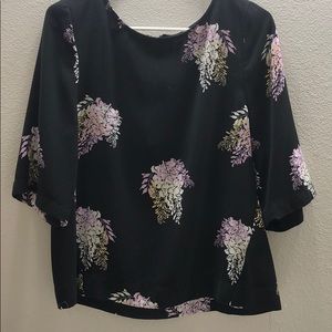 Black 3/4 inch sleeve floral